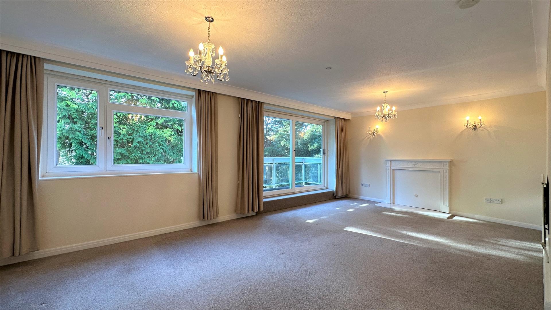 2 Bedroom Apartment Fourth Floor Western Road, Canford Cliffs, Poole